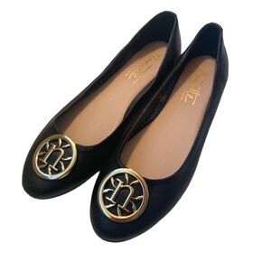 Nanette Lepore "Haylie" Black flats with gold N logo Sz 8M